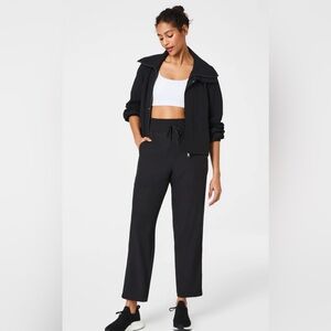 NWT SPANX On the Move Slim Pant in Very Black Size Medium